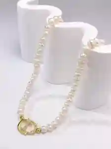 White Pearl Elegant Necklace